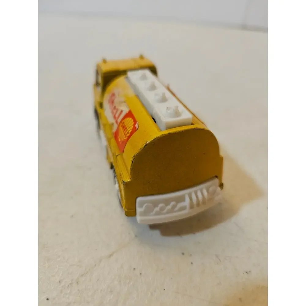 Vintage Tootsie Toy 1970 Shell Oil Yellow Tanker Truck Made USA TootsieToy